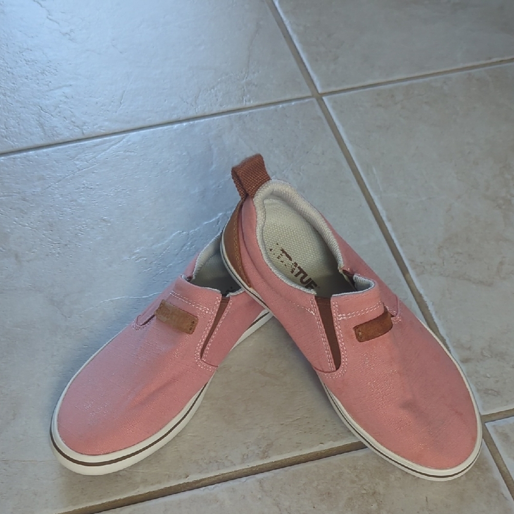 Trendy Pink Kids Slip-On Sneakers Xtratuf Girls Size 6